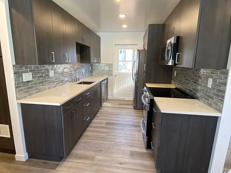 3570 Bennett Ave — Photo 13