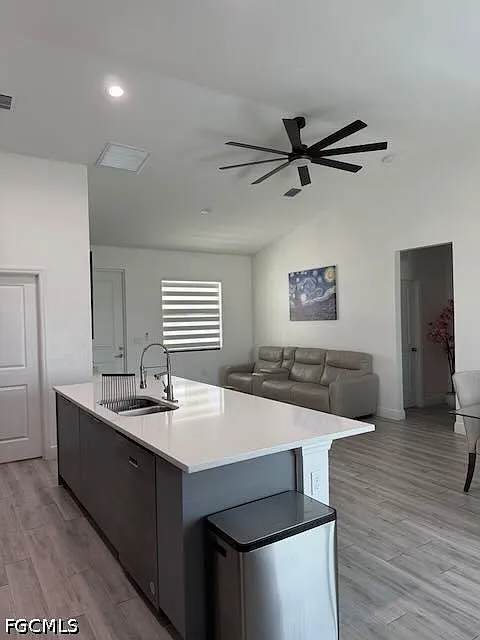 3 bed, 2.0 bath, 1408 sqft, $2,300 — Photo 3