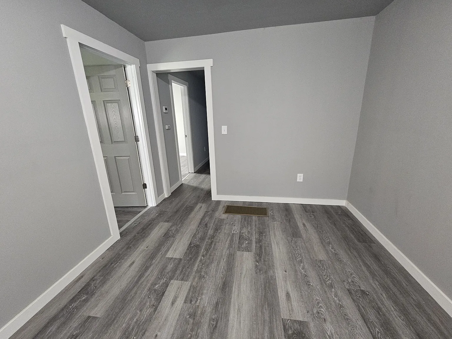 4 bed, 1400 sqft, $1,600 — Photo 2