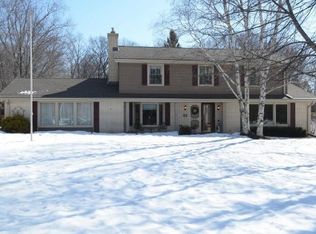 2070 Le Jardin Ct, Brookfield, WI 53045