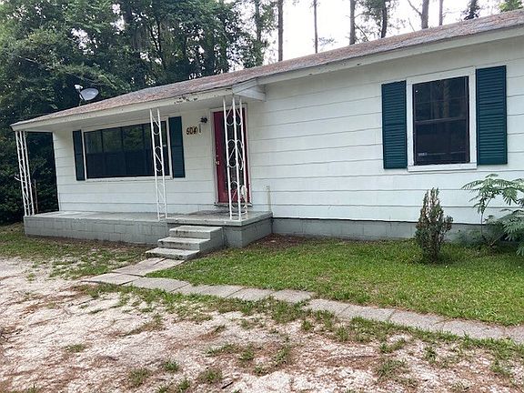 2nd image of 504 University Dr