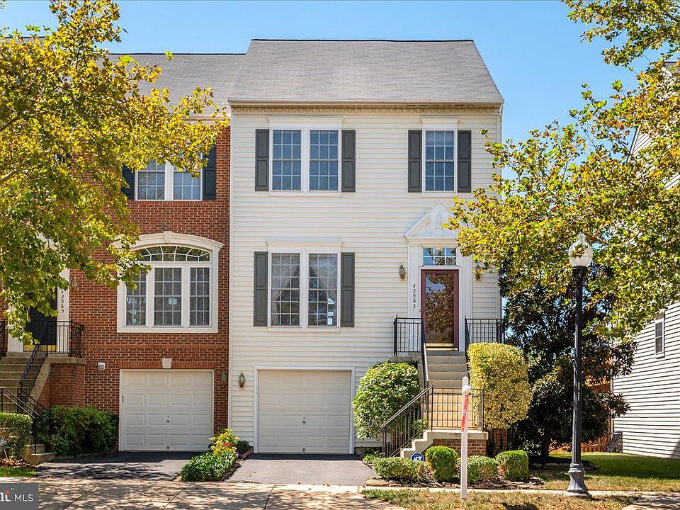 1st image of 42963 Golf View Dr