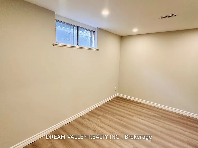 39 Graylee Ave #2 — Photo 4