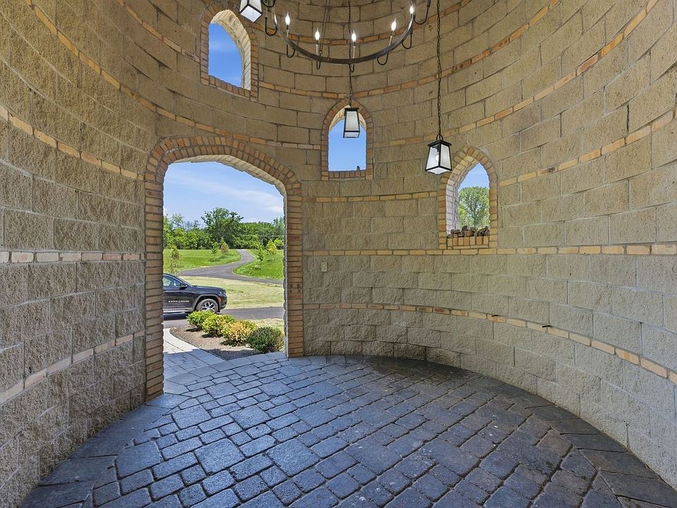 36W461 Binnie Rd, Dundee, IL 60118 | MLS #12652871 | Zillow