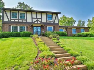 440 Glan Tai Dr, Ballwin, MO