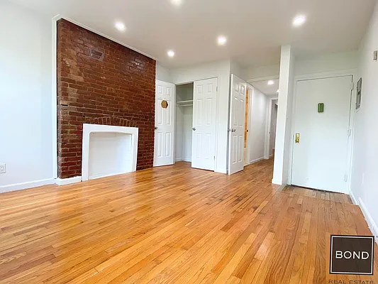 Rented by Bond New York | media 12