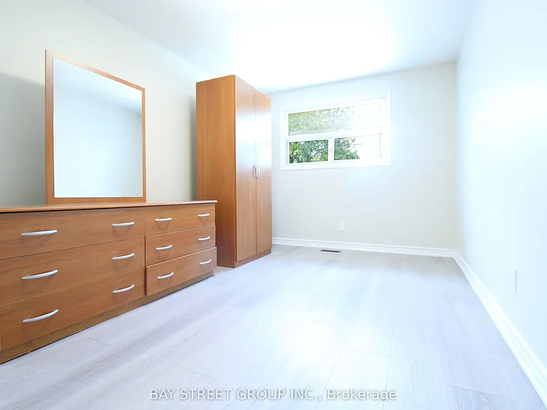 117 Pindar Cres #MAIN FLOOR — Photo 23