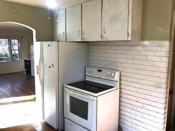 5th image of 151 Kale St