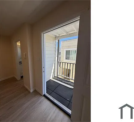 262 Hahn St #B — Photo 10