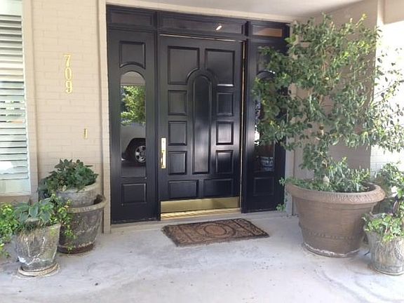 2nd image of 709 Los Miradores Dr
