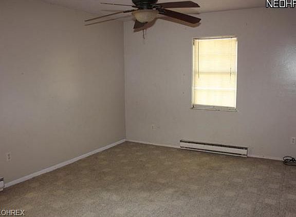2nd image of 887 Arden Ave