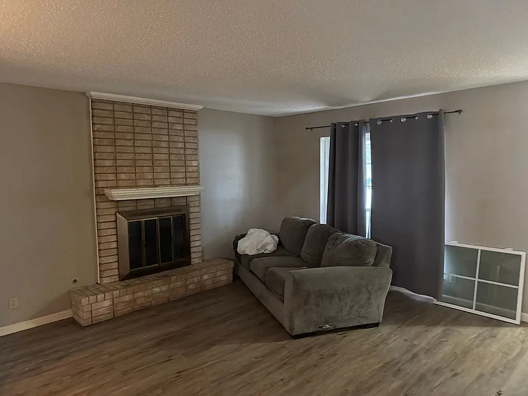 11814 Song St — Photo 4