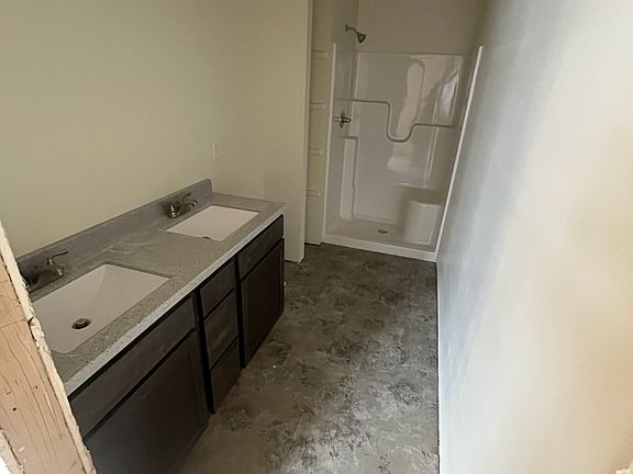 4th image of 325A Post Oak Dr