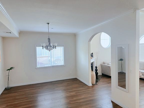 4th image of 8833 E Fairview Ave