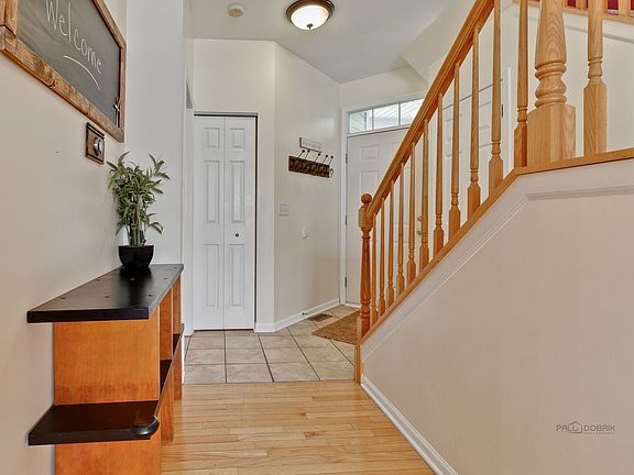 2nd image of 110 Oak Knoll Ct