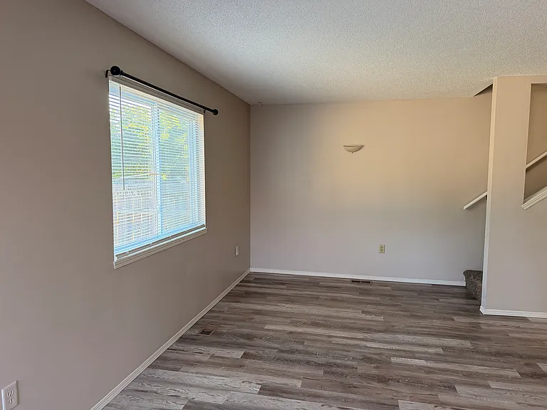 1325 W Nottingham Cir — Photo 4