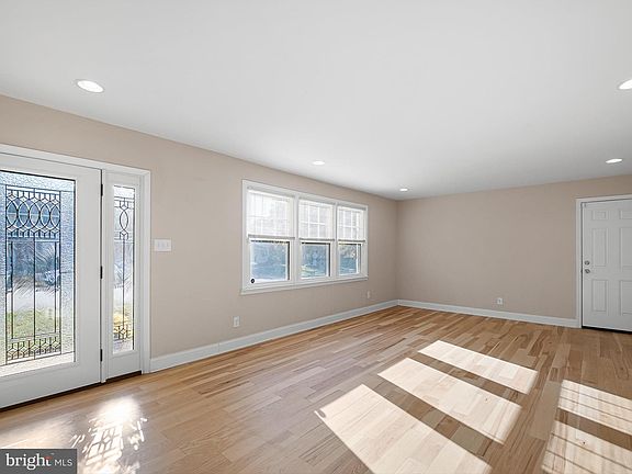4th image of 2103 Brandywood Dr