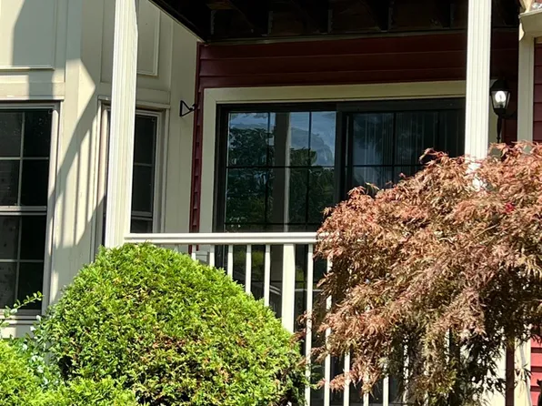 68 Crosspointe Dr, East Brunswick, NJ 08816
