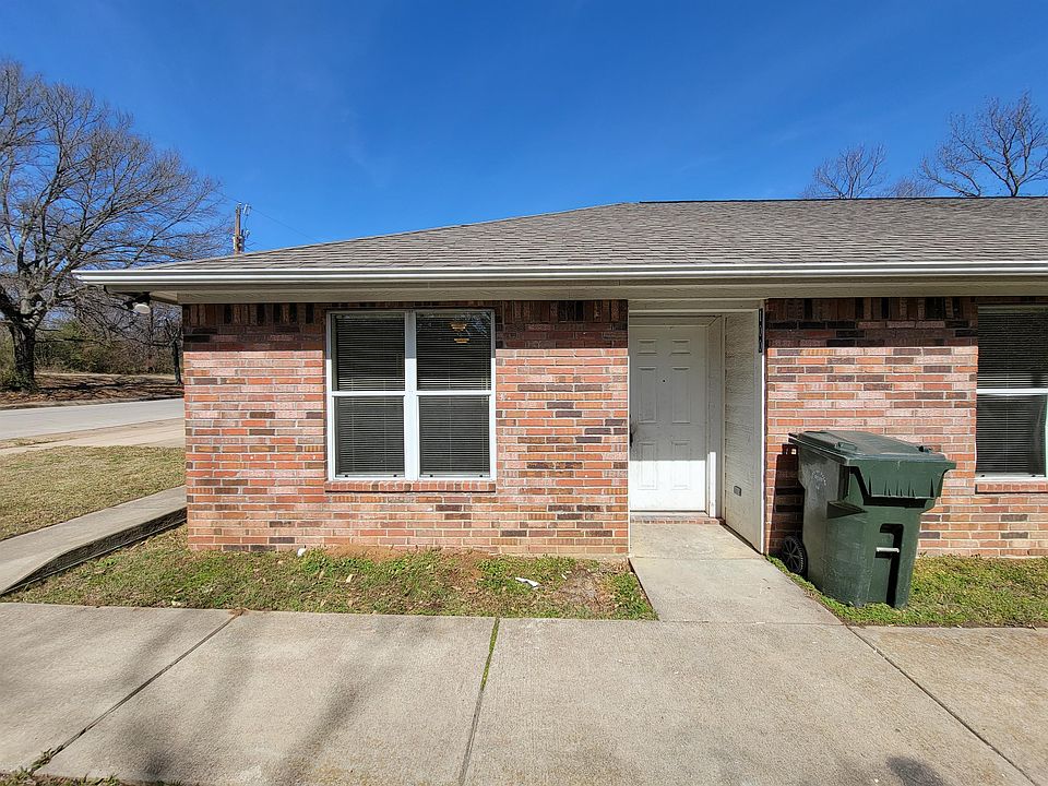 1st image of 2215 N Palace Ave #100-1