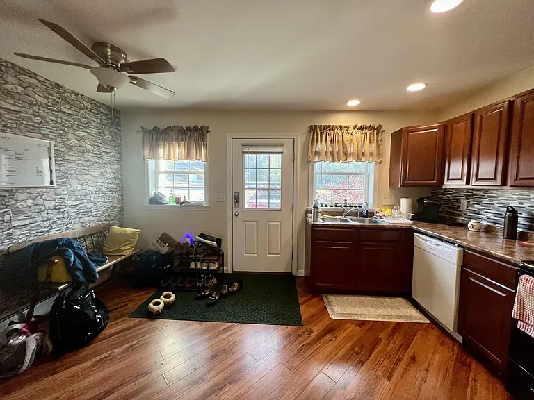 51 River Village Dr — Photo 9