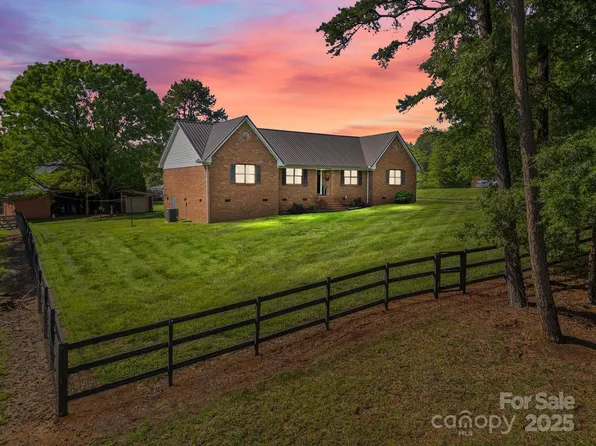 425 Troutman Rd, Rockwell, NC 28138