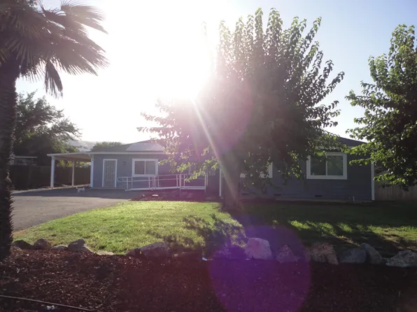 326 Sycamore Avenue, Lindsay, CA 93247