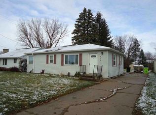 824 W 5th St, Pinconning, MI 48650