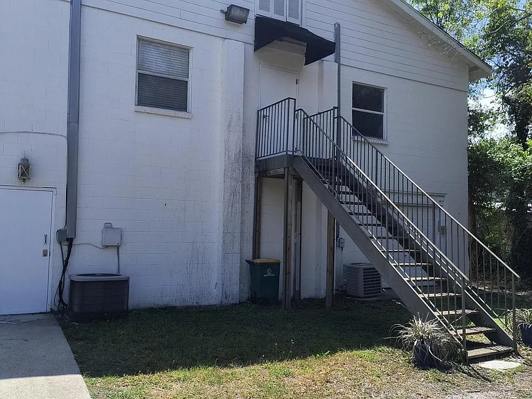 1956 E Pass Rd — Photo 12