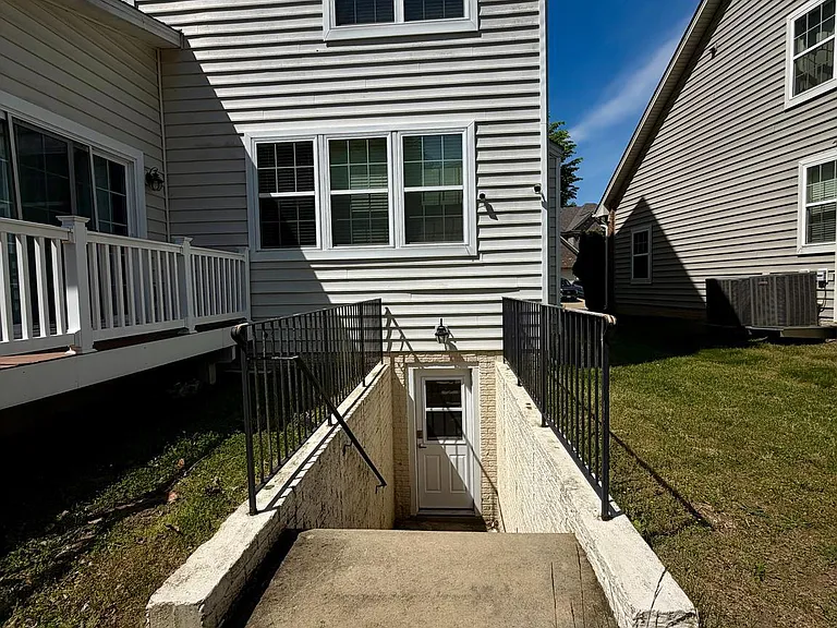 3010 Winterbourne Dr — Photo 3