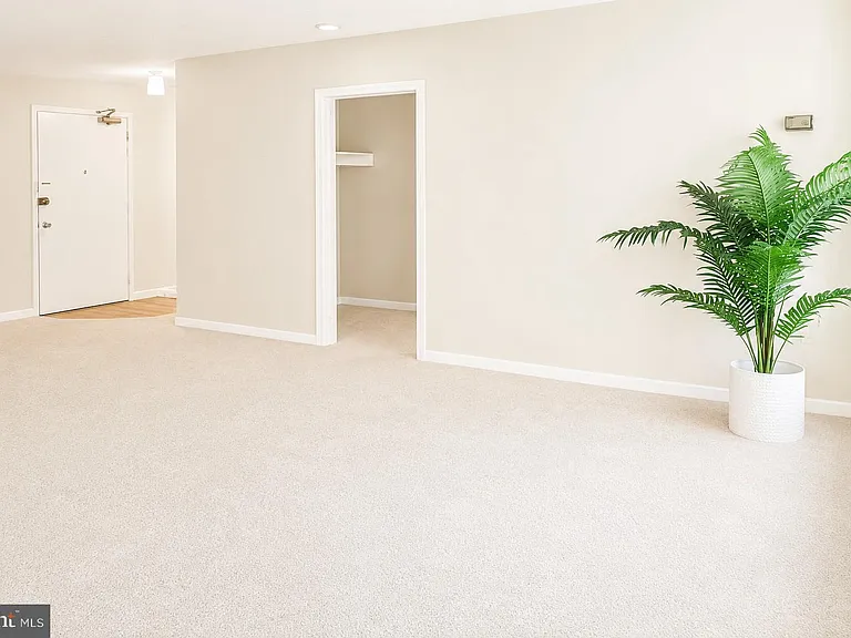 1200 S Arlington Ridge Rd #416 — Photo 3