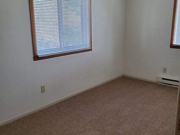 5th image of 361 Langer Ave S #32