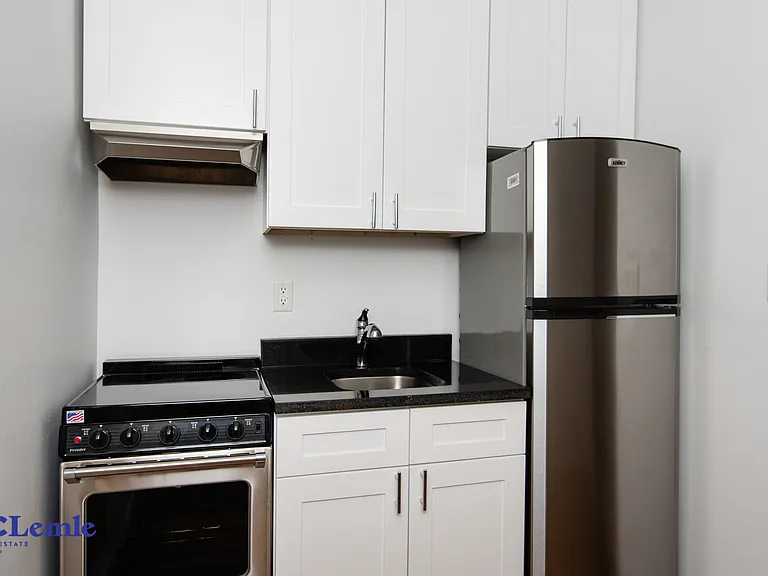 410 E 78th St #2RE — Photo 1