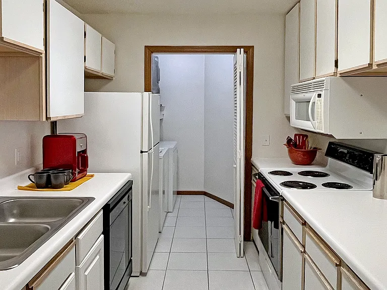 Tanglewood Apartments — Photo 29