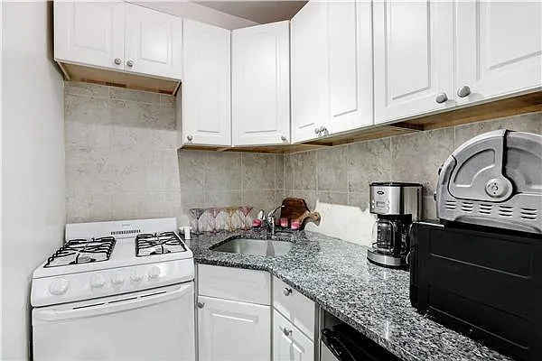 Sold by WIRE International Realty | media 21