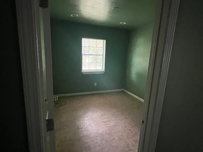 606 Guadalimar St — Photo 12