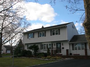167 Clover Rd, Paramus, NJ 07652