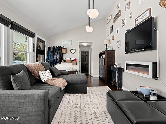 2nd image of 41 Westend Avenue