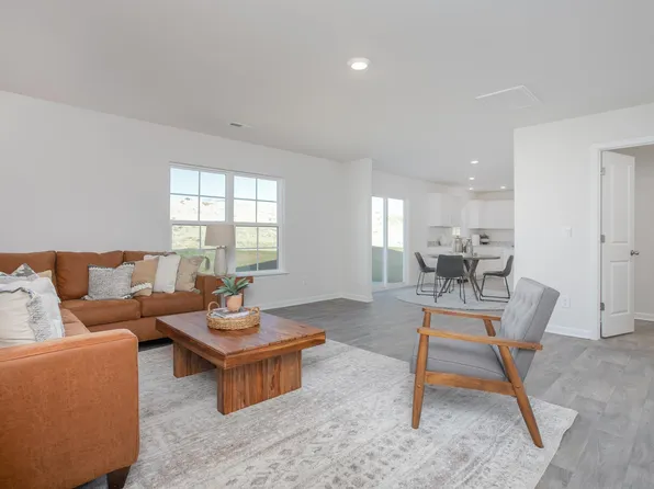 3012 Mallory Dr, Haw River, NC 27258