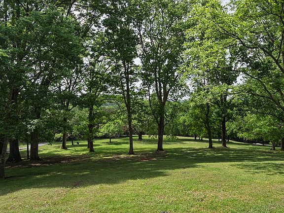 5th image of 609 Statesville Rd