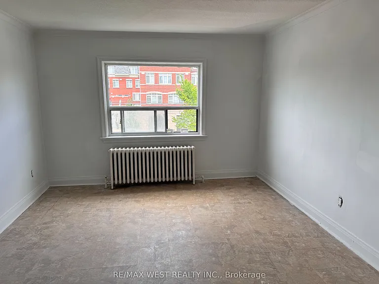 3393 Lakeshore Rd W #1 — Photo 4