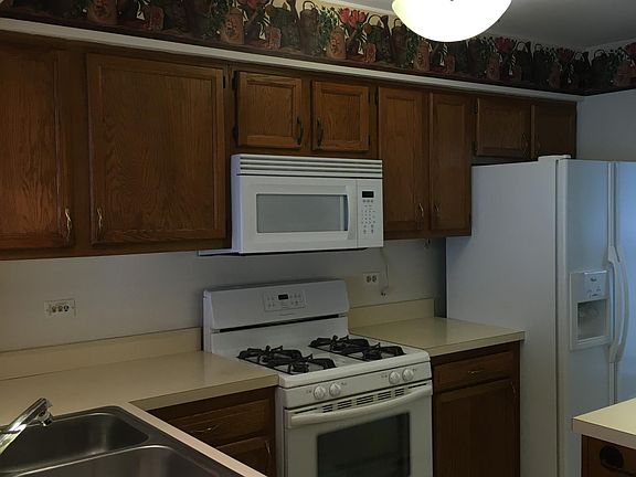 5th image of 130 E Shag Bark Ln