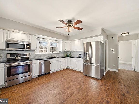 5th image of 911 Righter St