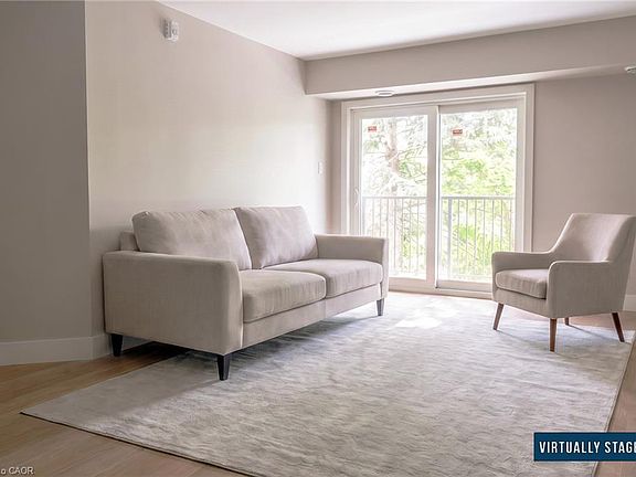 5th image of 3085 Kingsway Dr #22