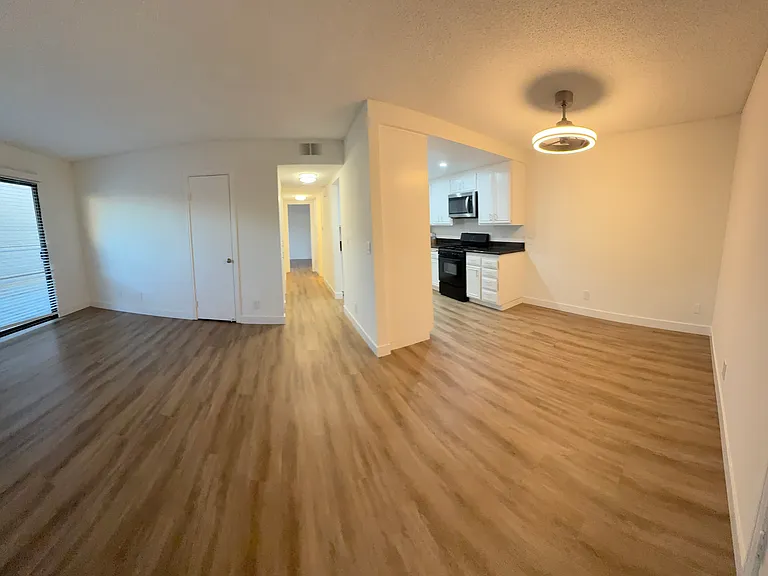 750 S Highland Ave #C — Photo 8
