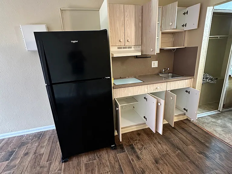 Kitchen area rental studio FL 33837