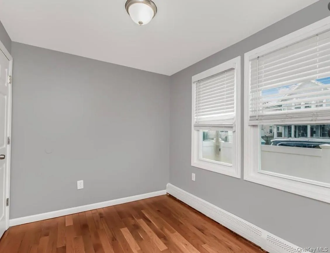 3 bed, 1.0 bath, 1344 sqft, $3,500 — Photo 4