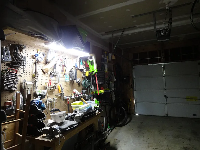 320 Hallwood Ct — Photo 34