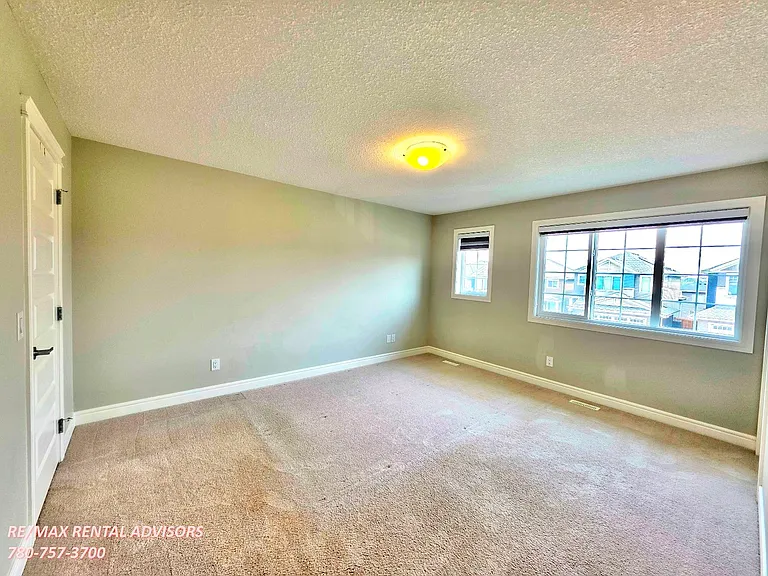 3885 Robins Cres NW — Photo 6