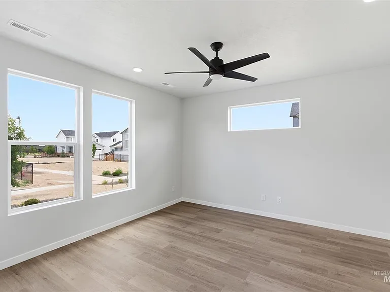 6905 S Spindlebush Ave — Photo 4