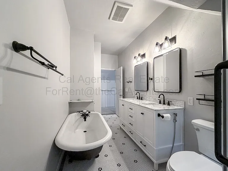 7352 Saroni Dr — Photo 7